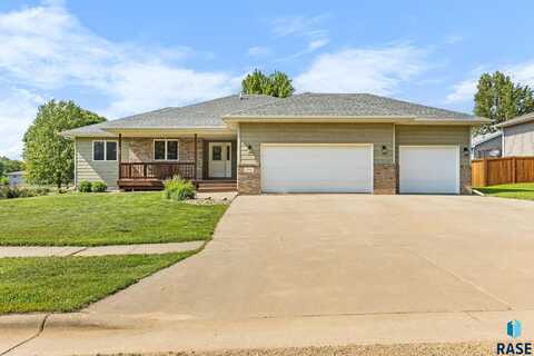 908 W 4th Ave, Lennox, SD 57039