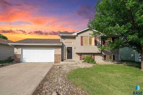 4508 W Antelope Dr, Sioux Falls, SD 57107