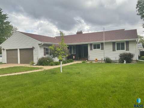 501 E 4th St, Parker, SD 57053