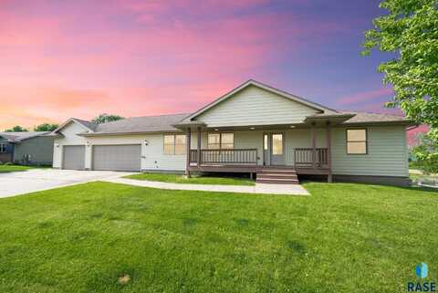 301 W 6th St, Crooks, SD 57020