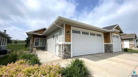 8617 W Bryggen Ct, Sioux Falls, SD 57107