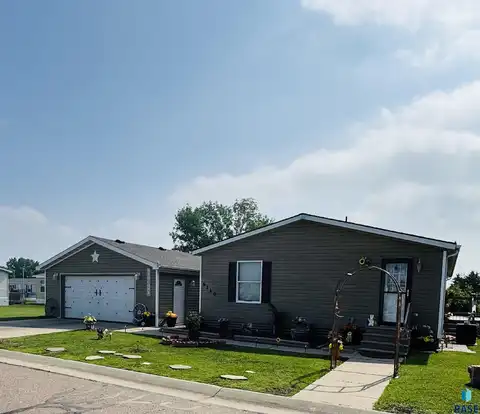 6110 S Prestwick Pl, Sioux Falls, SD 57106