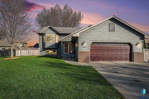 3241 S Serenity Trl, Sioux Falls, SD 57103