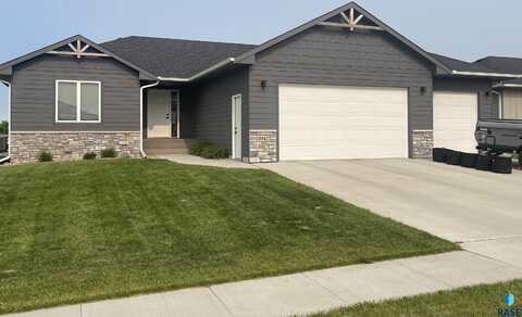 3917 S Catcher Ct, Sioux Falls, SD 57110