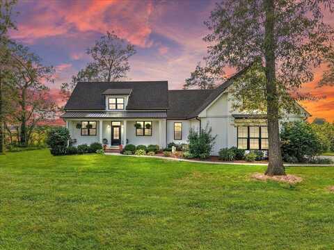 221 Travelstead Road, Woodburn, KY 42170