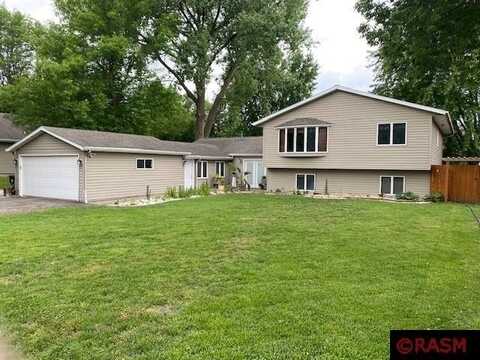 1725 Colette Drive, North Mankato, MN 56003