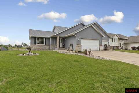 141 Pebble Creek Drive, Mankato, MN 56001