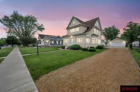 313 E 4th Street, Blue Earth, MN 56013