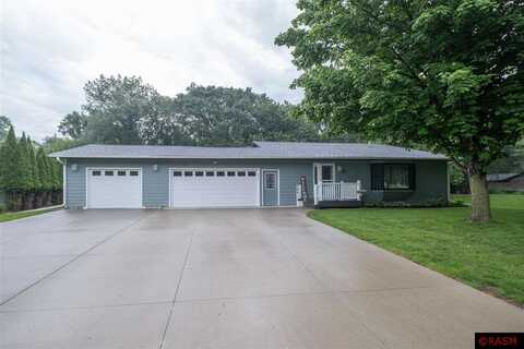 106 Mapleridge Drive, Mankato, MN 56001