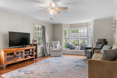 352 W Rhea Avenue, Spring City, TN 37381