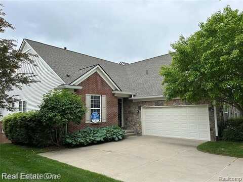 748 KNOLLS LANDING Drive, Milford, MI 48381