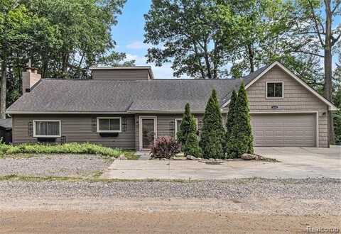 1030 Forest Lake Boulevard, Lake Orion, MI 48362