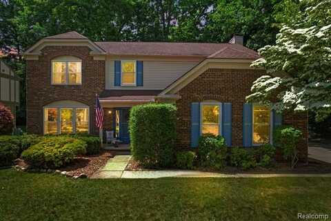 1710 DAWNCREST Drive, West Bloomfield, MI 48324
