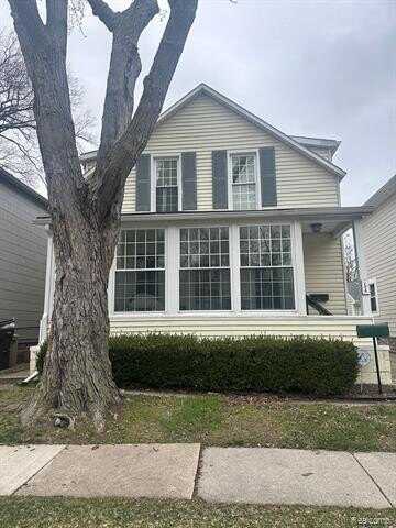 124 MUIR - LOWER UNIT Road, Grosse Pointe Farms, MI 48236