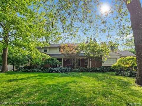 22491 N NOTTINGHAM Drive, Beverly Hills, MI 48025