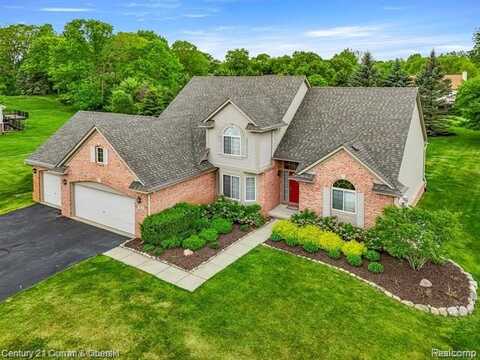 6711 TELURIDE Drive, White Lake, MI 48383