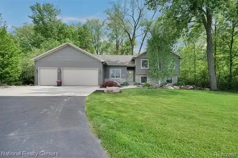5257 Brookshire Drive, Almont, MI 48003