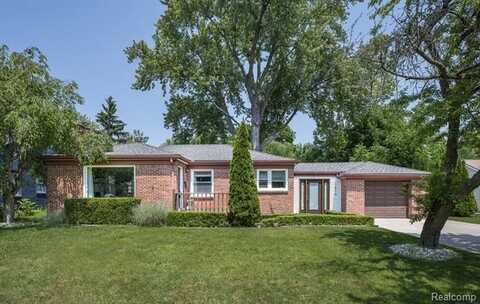 1619 E Maple Road, Birmingham, MI 48009