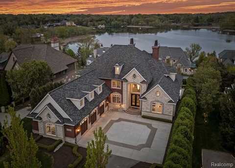 2750 Turtle Bluff Drive, Bloomfield Hills, MI 48302