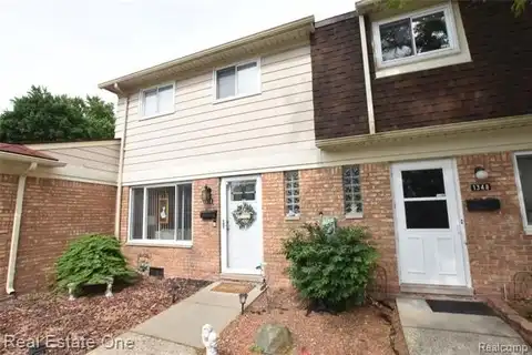 1350 Laurel Valley Drive, Waterford, MI 48327