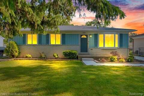 8540 Russell Street, Shelby, MI 48317
