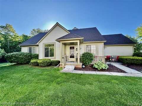 2663 Maple Forest Drive, Wixom, MI 48393