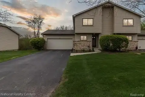 4921 Rivercrest Drive, Waterford, MI 48328