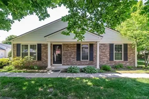 7730 Lake Ridge Drive, Waterford, MI 48327
