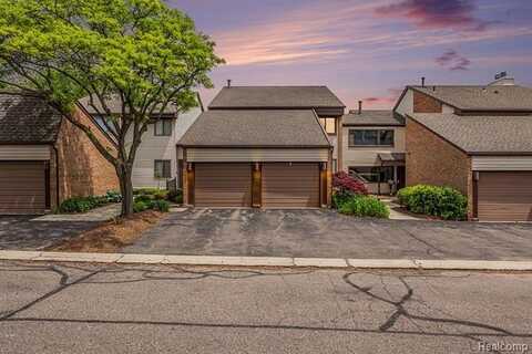 4483 Laurel Club Circle, West Bloomfield, MI 48323