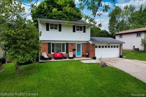 942 S Main Street W, Milford, MI 48381