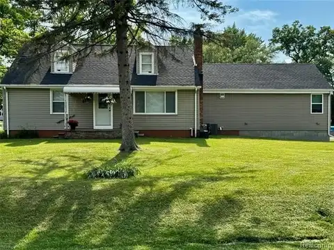 300 Plumstead Road, Waterford, MI 48327