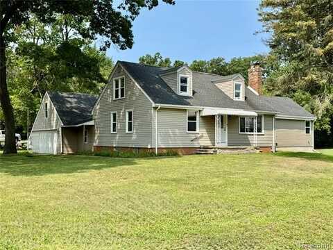 300 Plumstead Road, Waterford, MI 48327