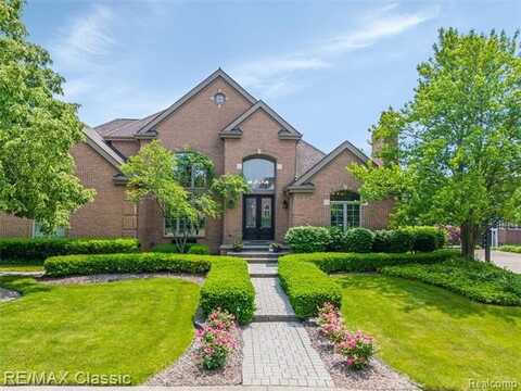 18438 Clairmont Circle E, Northville, MI 48168