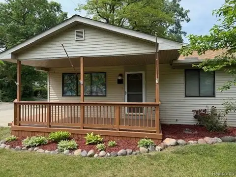5496 Elizabeth Lake Road, Waterford, MI 48327