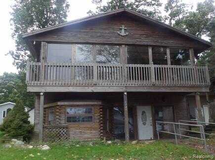 1747 TENNIS Court, Pleasant Lake, MI 49272