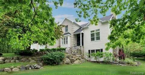16146 Valcrest Drive, Linden, MI 48451