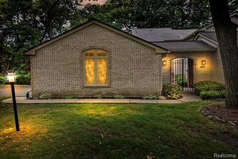 1285 Greenglen Court, Bloomfield Hills, MI 48304