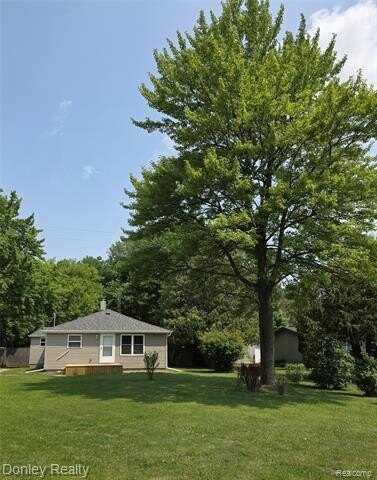 4514 Sebewaing Road, Owendale, MI 48754