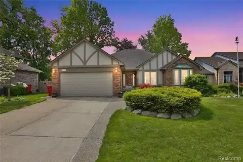 20310 Oneida Drive, Clinton Township, MI 48038