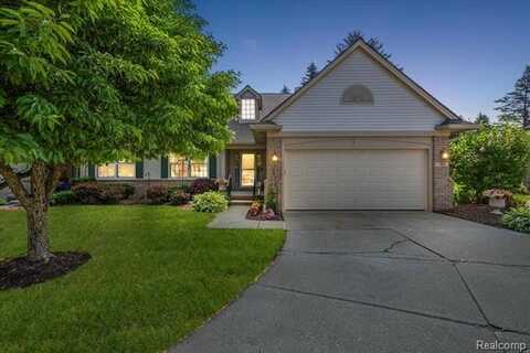 372 Four Seasons Drive, Lake Orion, MI 48360