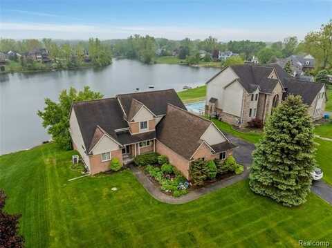 4470 COASTAL Parkway, White Lake, MI 48386
