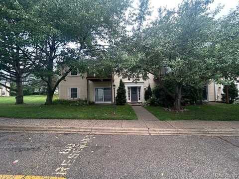 924 CHESTNUT HILL Drive, Auburn Hills, MI 48326