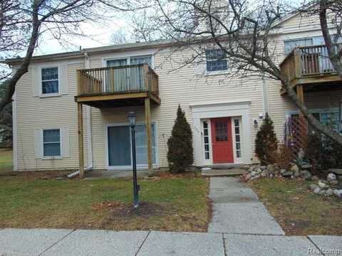 924 CHESTNUT HILL Drive, Auburn Hills, MI 48326