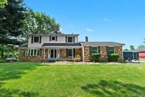 3757 Chase Lake Road, Howell, MI 48855