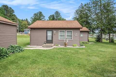 8515 Old State Avenue, Farwell, MI 48622