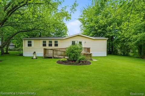 5758 Maunee Drive, Howell, MI 48114