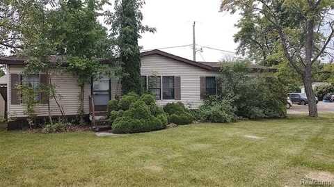 1300 Pennington Drive, Lapeer, MI 48664