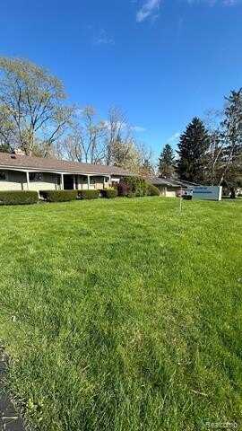5429 CAMBOURNE Place, West Bloomfield, MI 48322