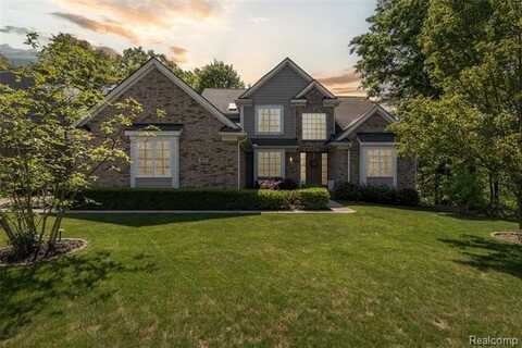 418 Greenan Lane, Lake Orion, MI 48362