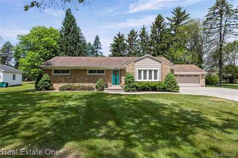2253 Robell Drive, Commerce Township, MI 48390
